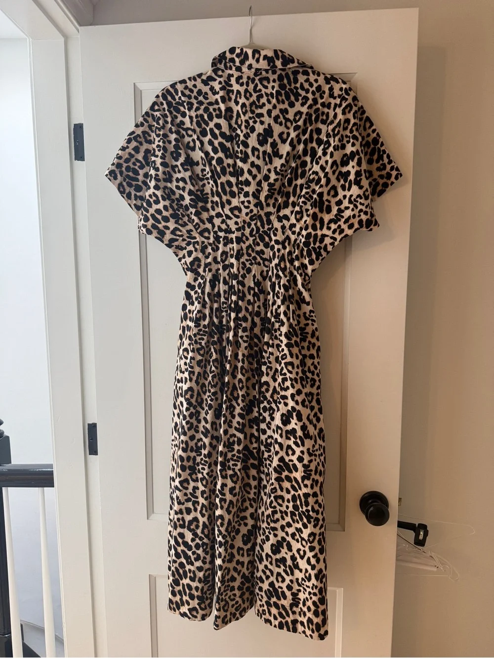 Exquise Leopard Print Button-Front Midi Dress